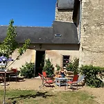 Vakantiehuis Le Castel Montigne-les-Rairies