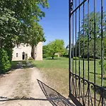 Le Castel Montigne-les-Rairies