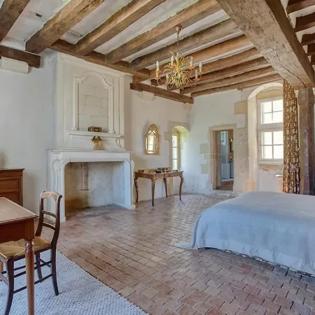 Le Castel Montigne-les-Rairies