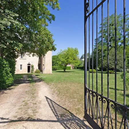Le Castel Montigne-les-Rairies