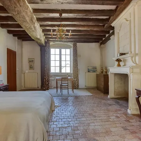 Le Castel * Montigne-les-Rairies