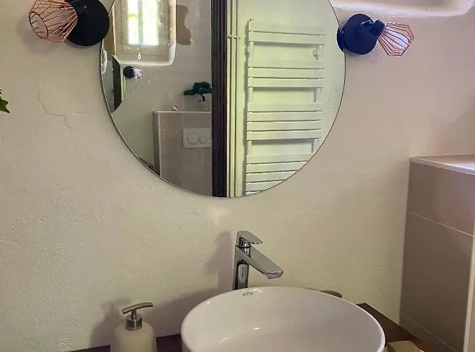 Le Castel * Montigne-les-Rairies